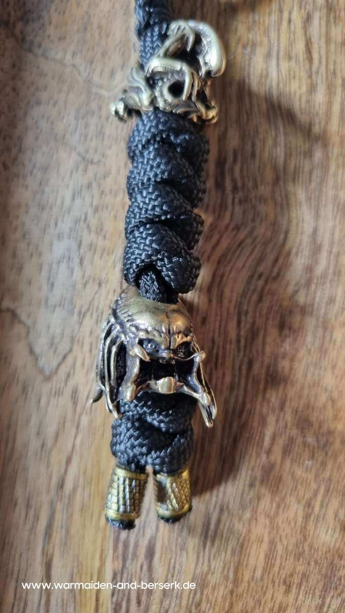 Einfacher Paracord Key Chain mit 'Predator' und 'Alien' Perle