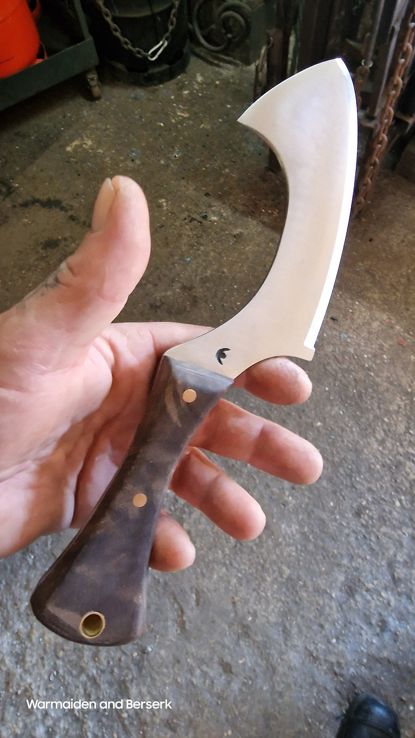 Hand-forged small knife in Chepesh form made of carbon steel with robust leather sheath