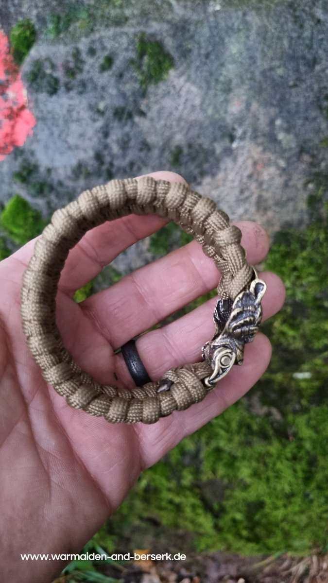 Breites Paracord-Armband in Braun mit Bärenkopf Verschluss und Stitch