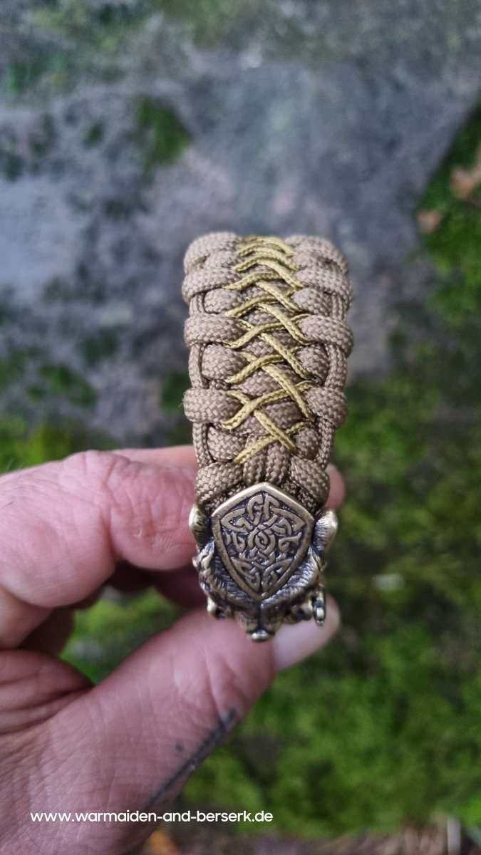 Breites Paracord-Armband in Braun mit Bärenkopf Verschluss und Stitch