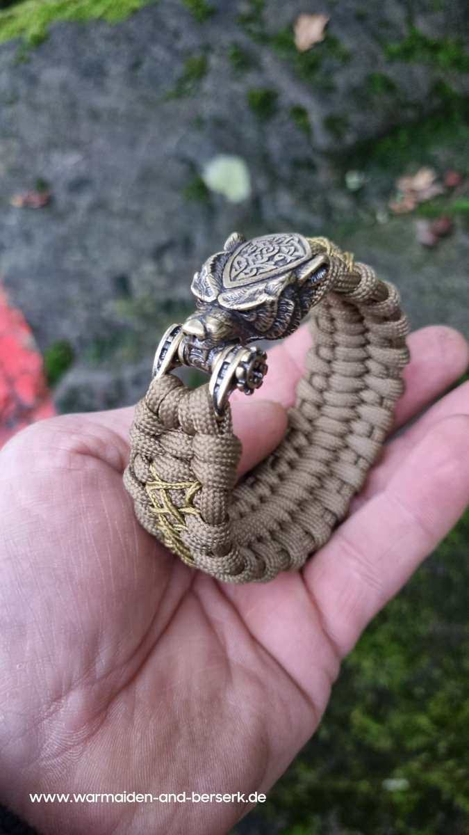 Breites Paracord-Armband in Braun mit Bärenkopf Verschluss und Stitch