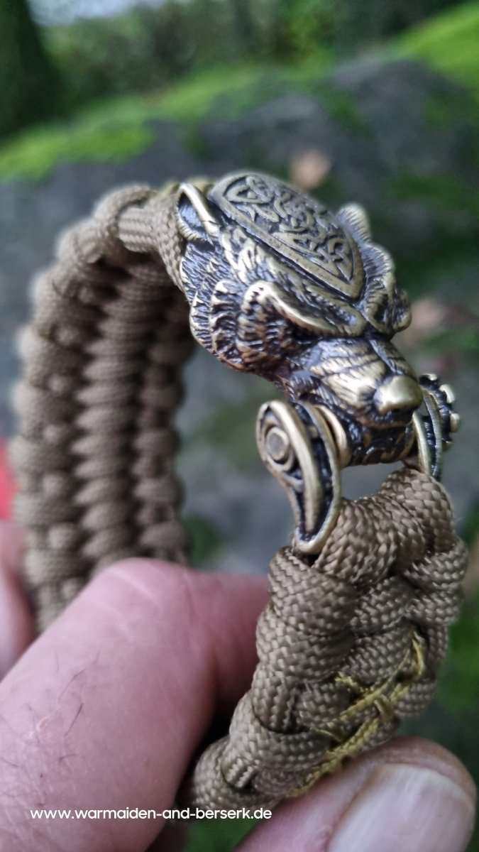 Breites Paracord-Armband in Braun mit Bärenkopf Verschluss und Stitch