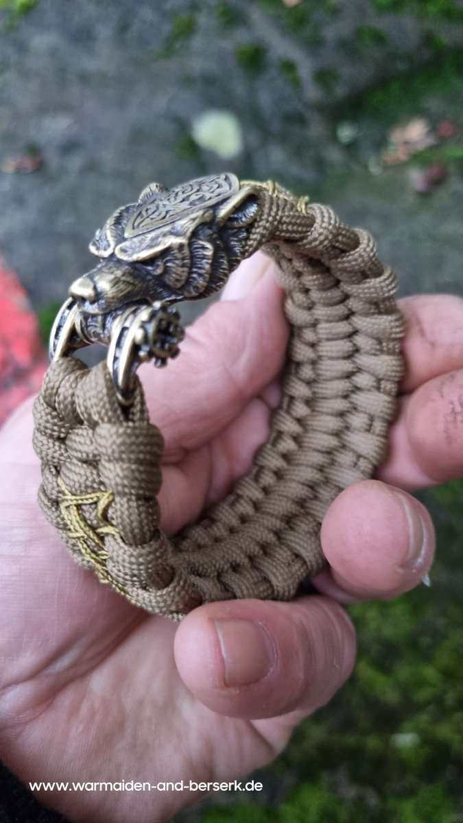 Breites Paracord-Armband in Braun mit Bärenkopf Verschluss und Stitch