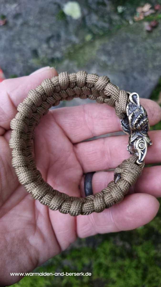 Breites Paracord-Armband in Braun mit Bärenkopf Verschluss und Stitch