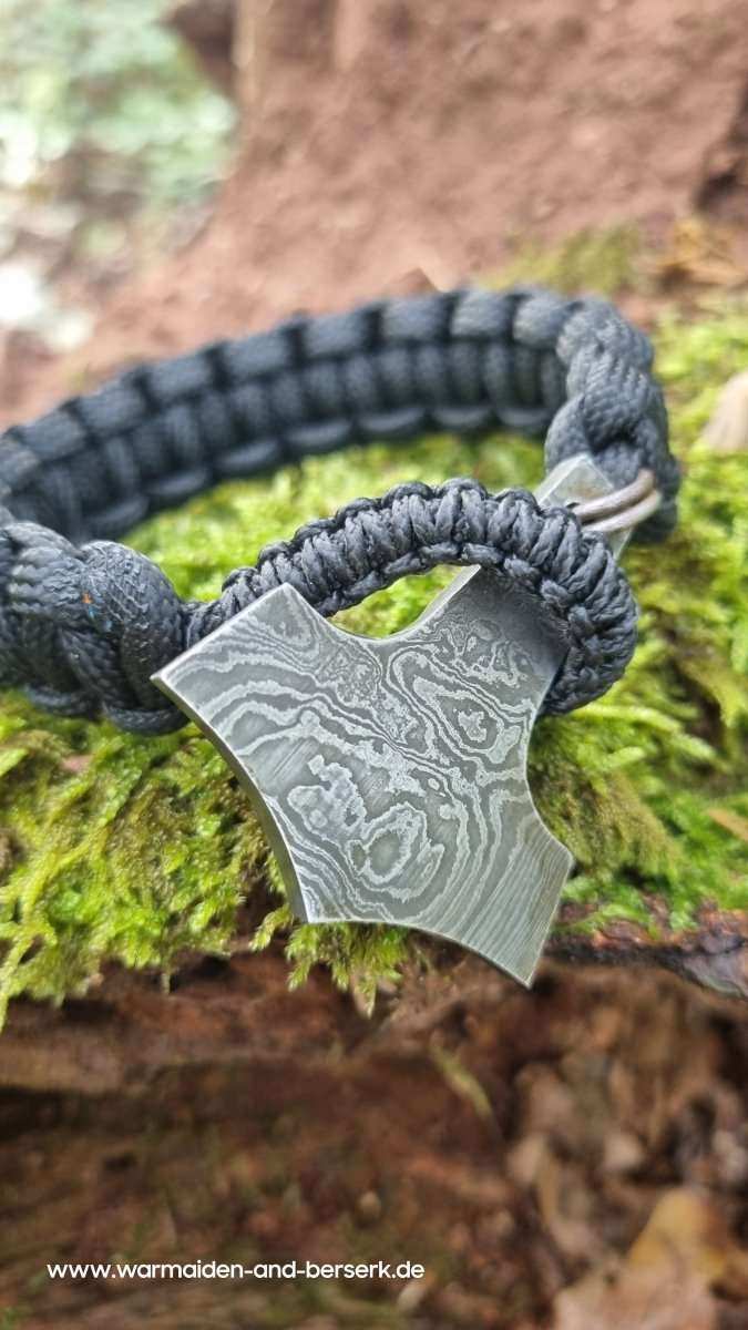 Schwarzes Cobra Knot Paracord Armband mit handgeschmiedetem Damaszener