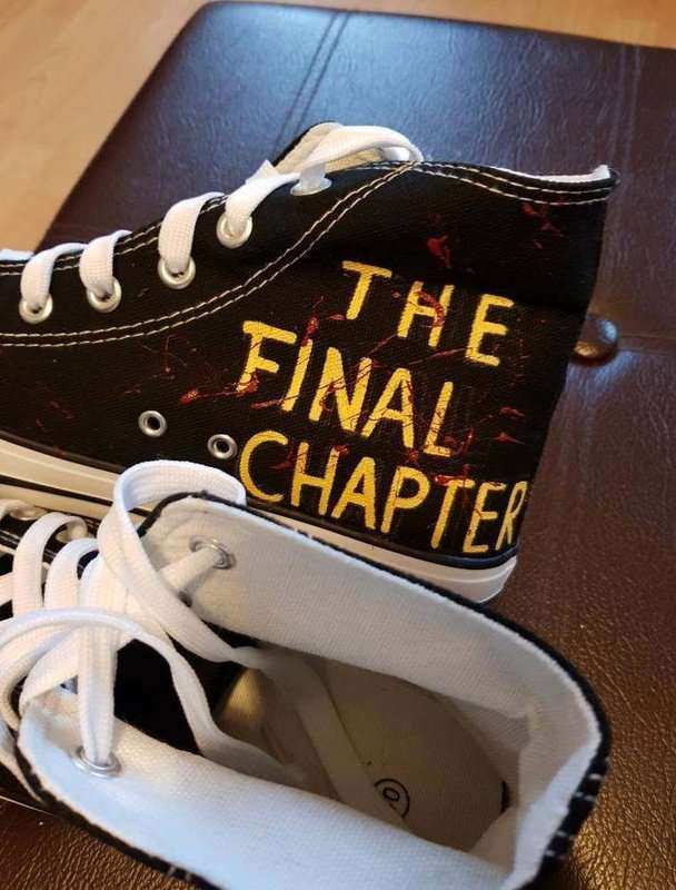 Handbemalte Chucks mit Jason Voorhees Motiv