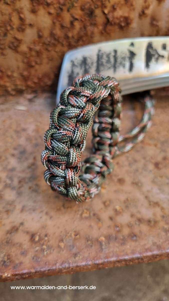 Einfaches Paracord Armband 'Mad Max' in 4 unterschiedlichen Fabgebunge