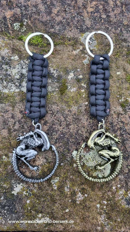 Einfacher Paracord Key Chain mit 'Alien' Anhänger