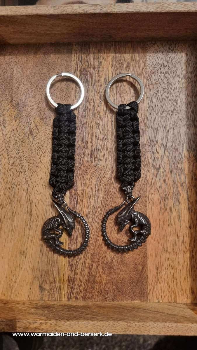 Einfacher Paracord Key Chain mit 'Alien' Anhänger