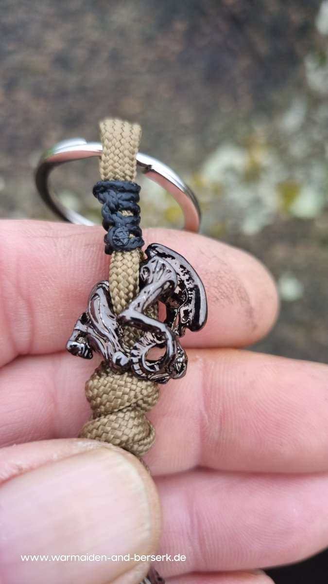 Einfacher Paracord Key Chain mit 'Predator' und 'Alien' Perle