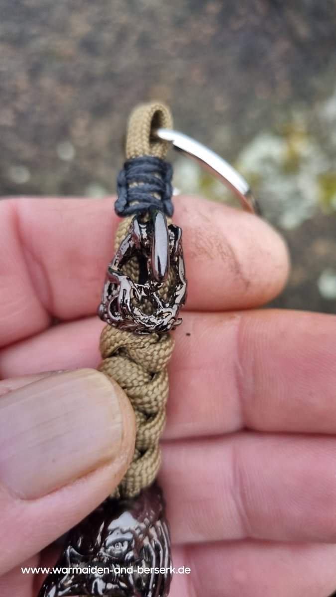 Einfacher Paracord Key Chain mit 'Predator' und 'Alien' Perle