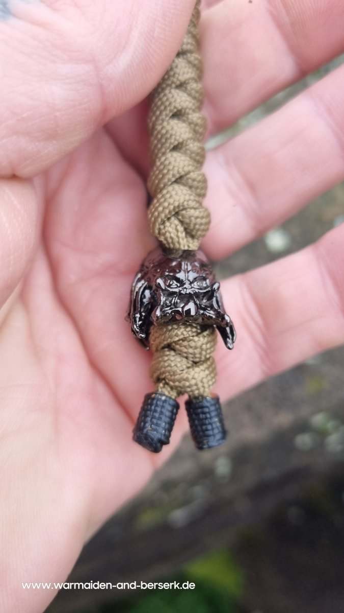 Einfacher Paracord Key Chain mit 'Predator' und 'Alien' Perle