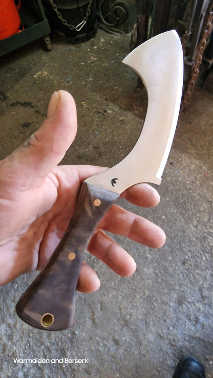 Hand-forged small knife in Chepesh form made of carbon steel with robust leather sheath