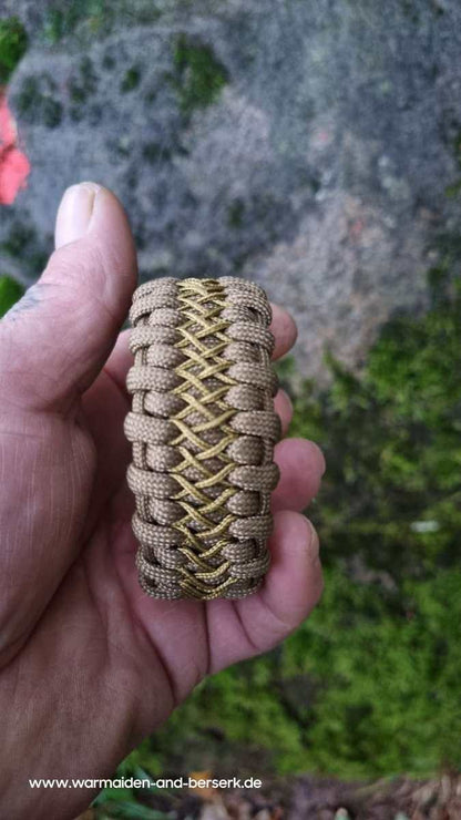 Breites Paracord-Armband in Braun mit Bärenkopf Verschluss und Stitch 