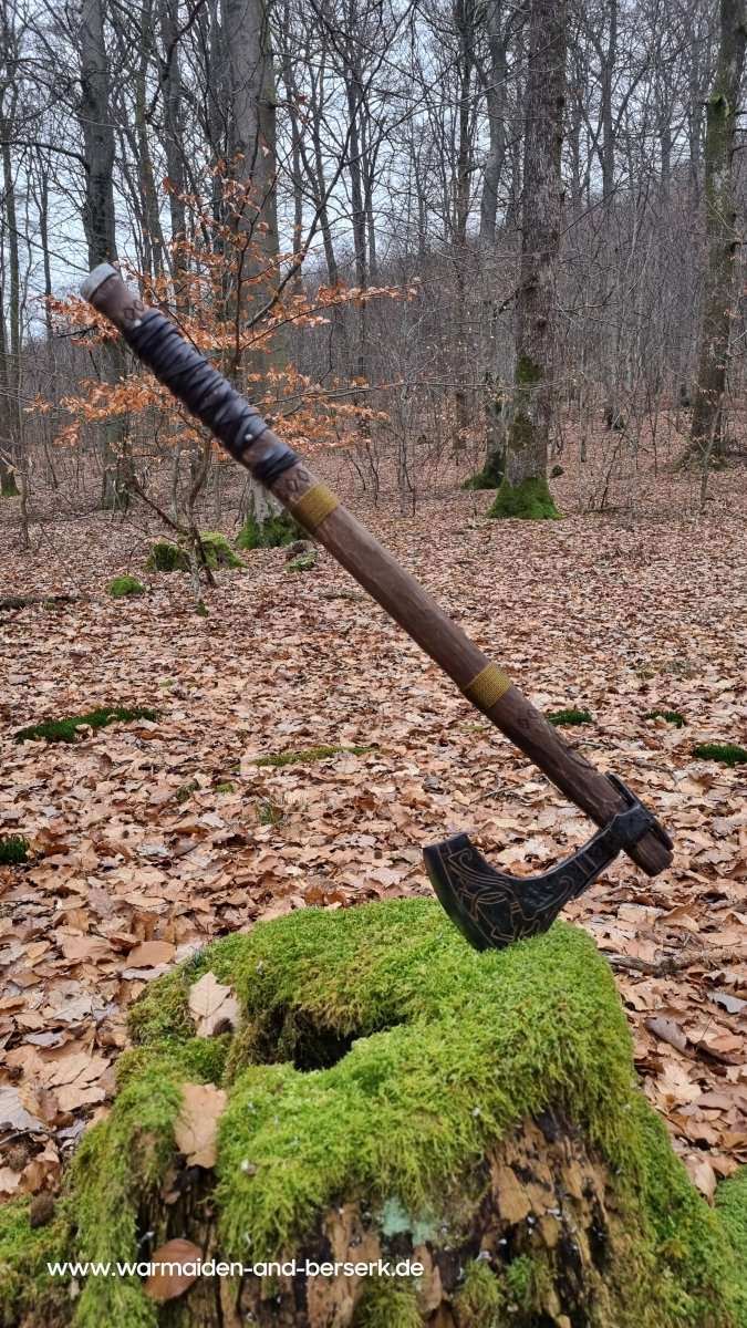 Handgeschmiedete slavische Wikinger Axt 'Svarog' aus Karbonstahl, mit