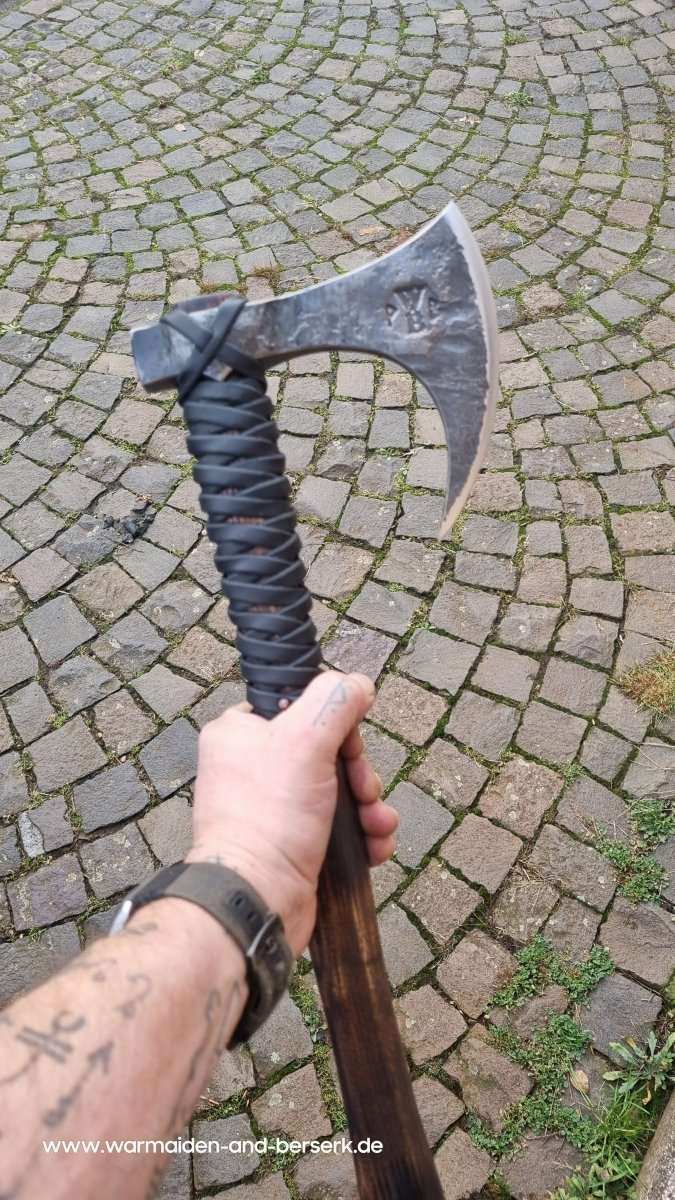 Handgeschmiedete Fantasy Conan Axe "Tauranische Axt" aus Karbonstahl, 