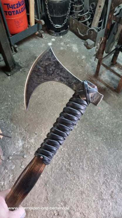 Handgeschmiedete Fantasy Conan Axe "Tauranische Axt" aus Karbonstahl, 