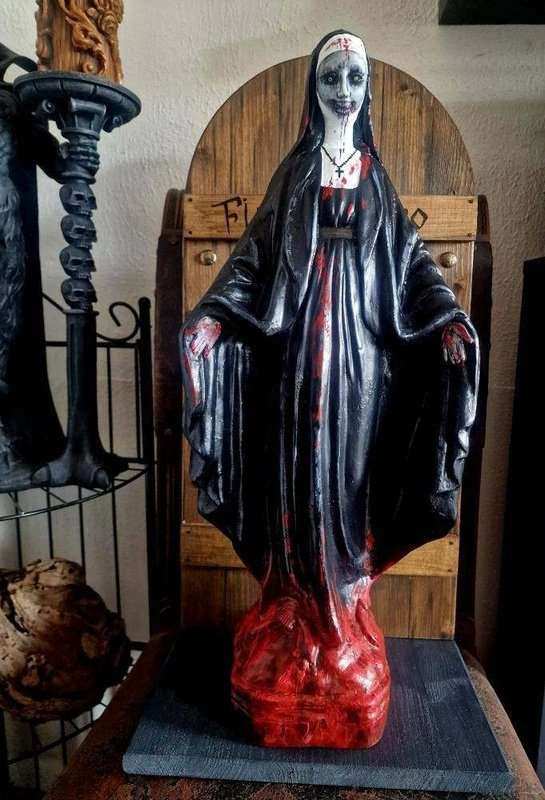 Handbemalte Statue "Valak the Nun" aus dem Conjuring Universum