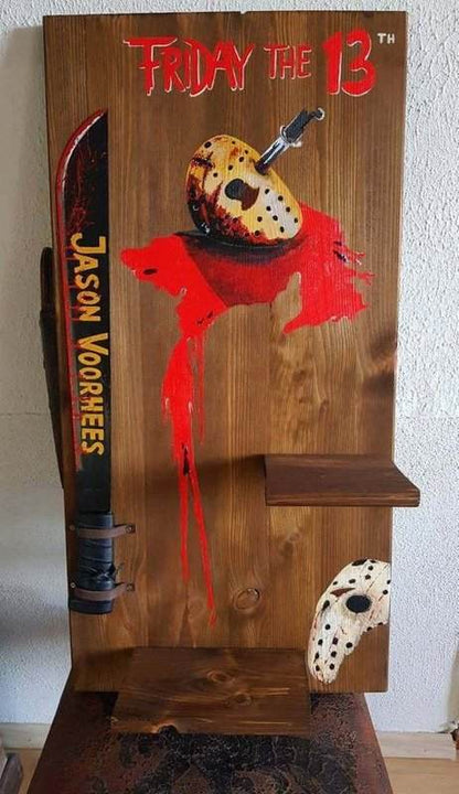 Handgefertigtes Holzdisplay und Regal "Jason Voorhees" mit handbemalte